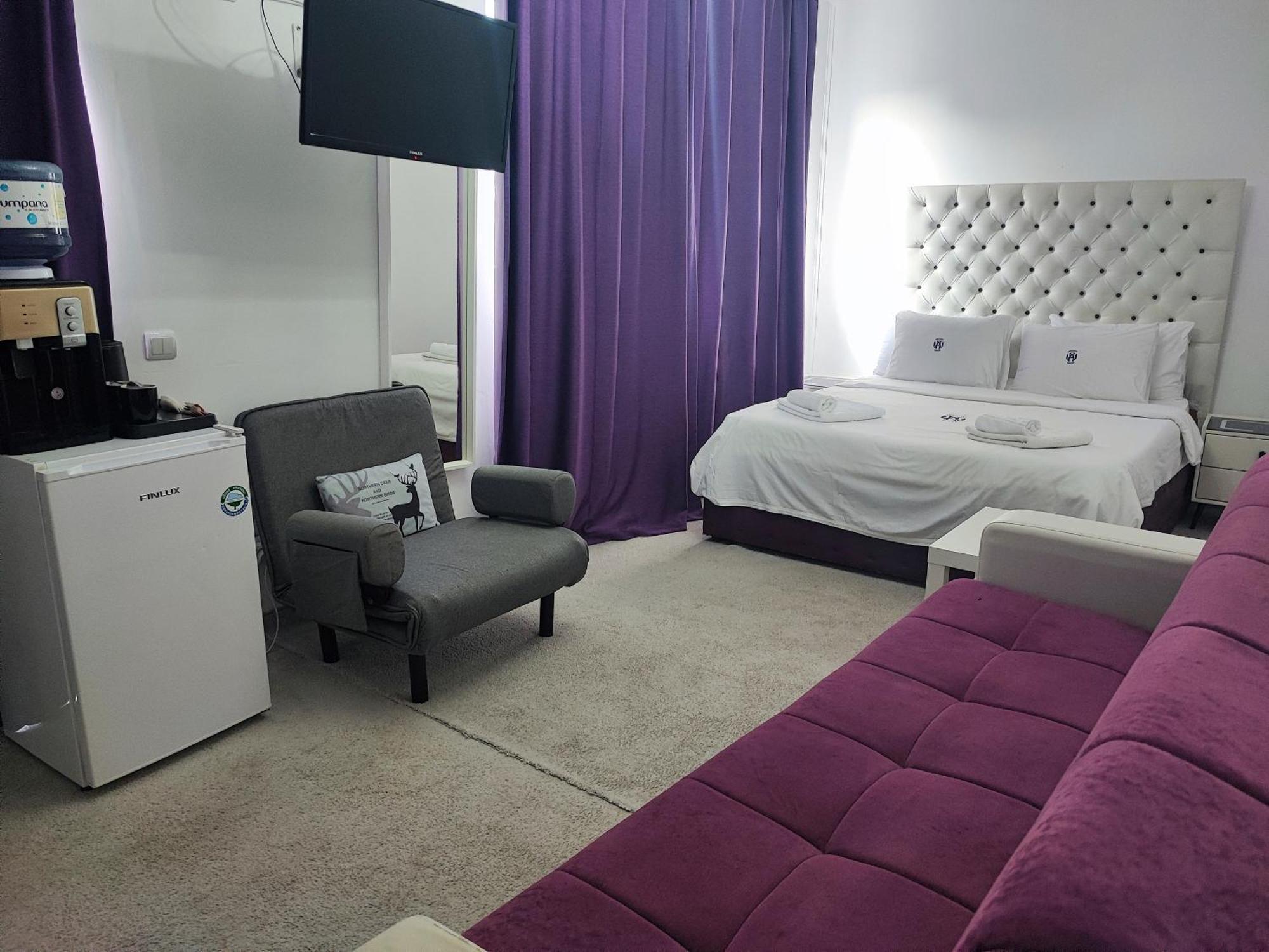 Hotel Iris Boutique à Otopeni Extérieur photo