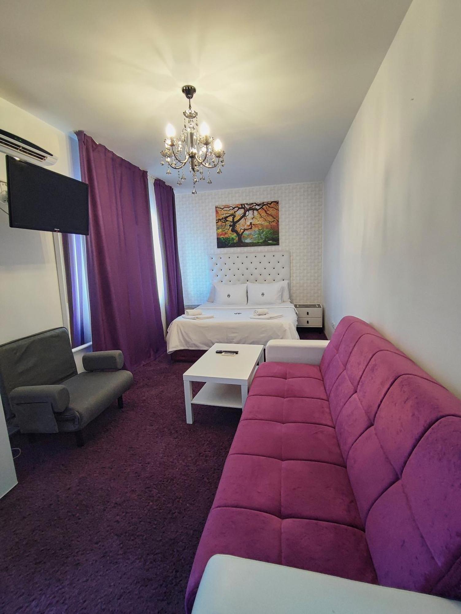 Hotel Iris Boutique à Otopeni Extérieur photo