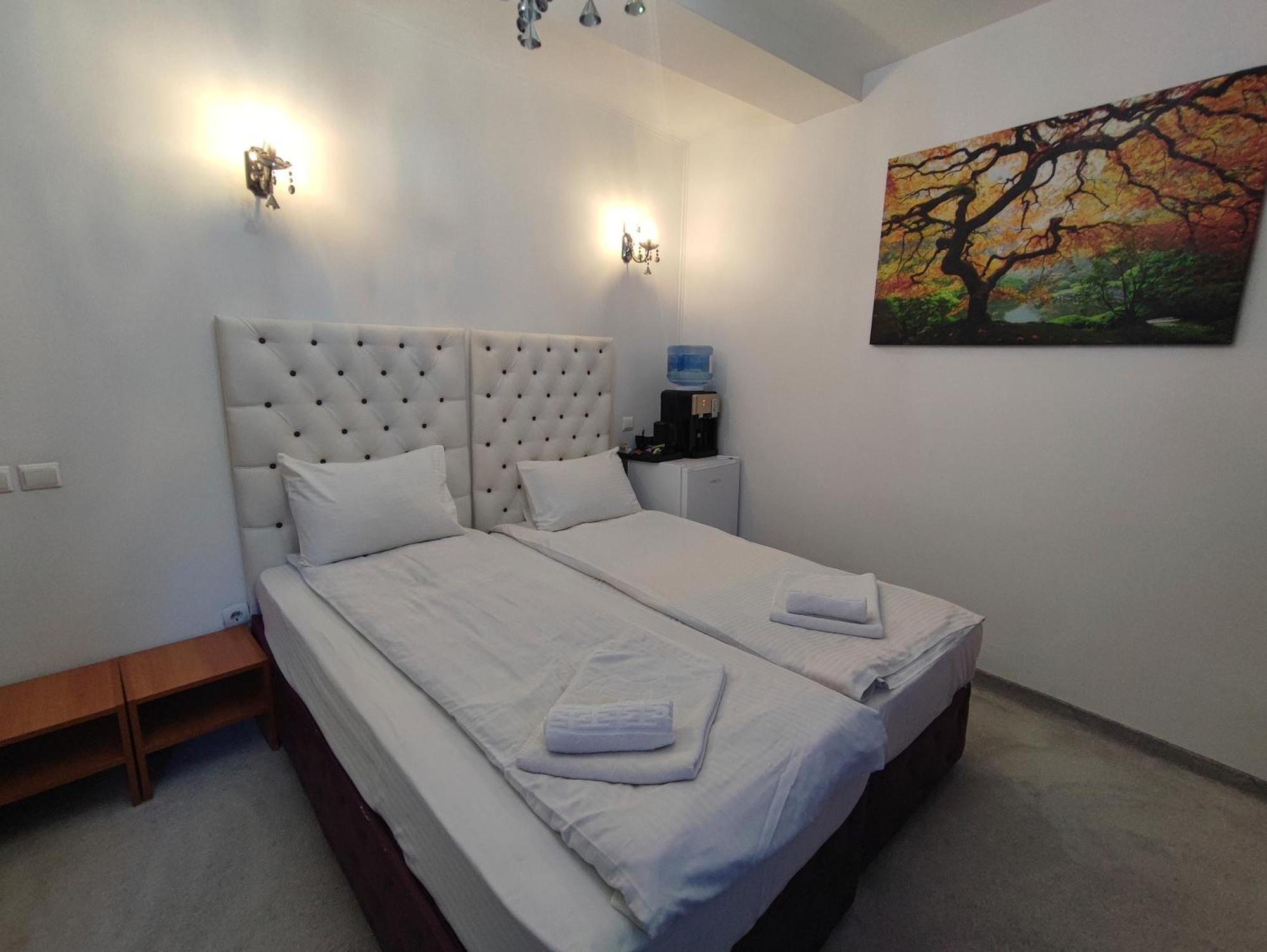 Hotel Iris Boutique à Otopeni Extérieur photo