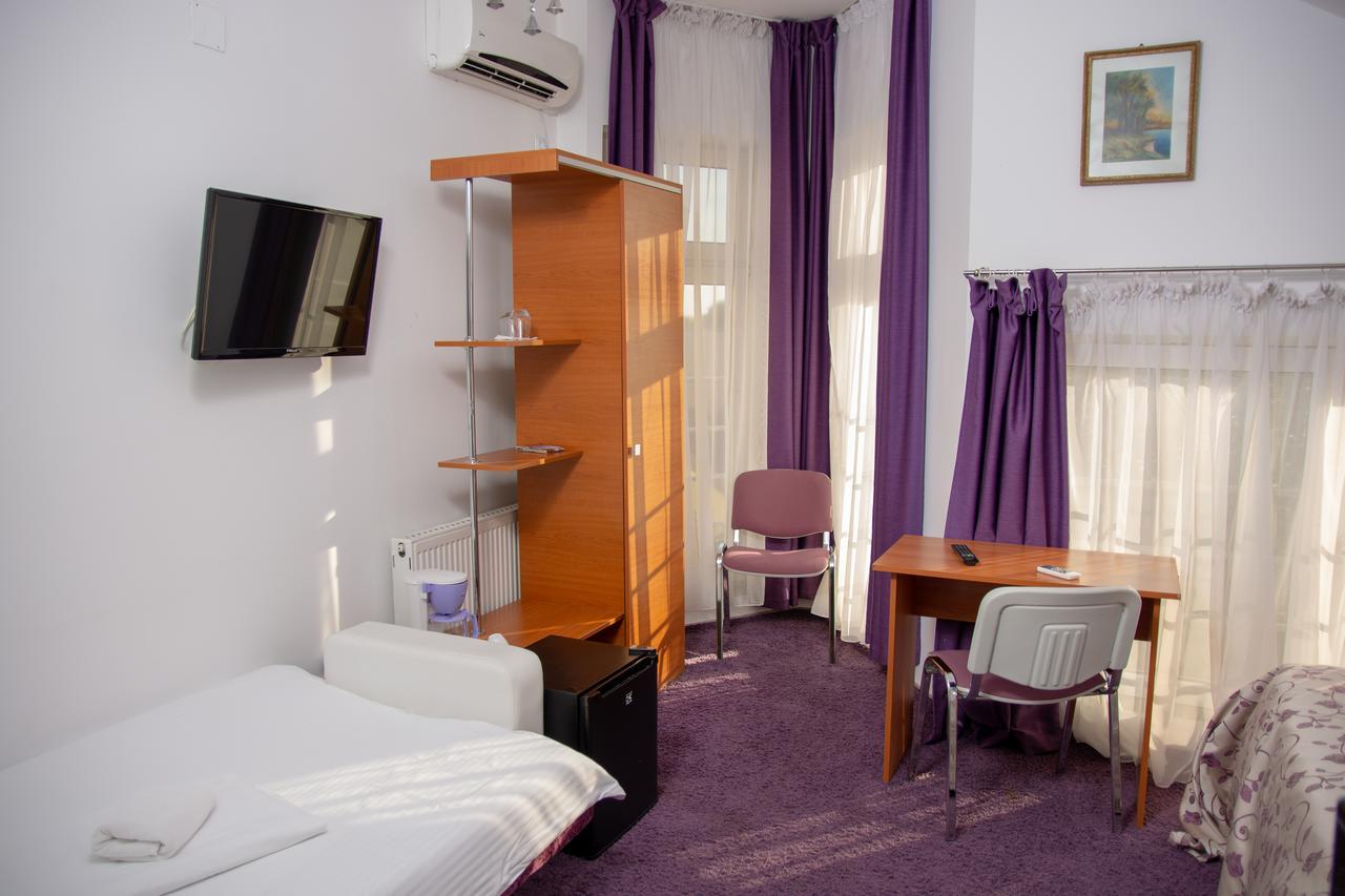 Hotel Iris Boutique à Otopeni Extérieur photo