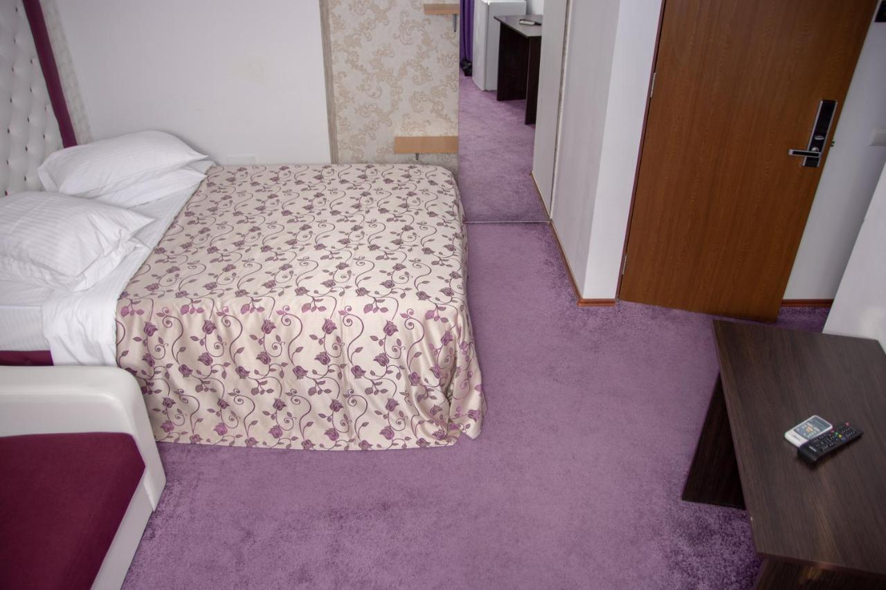 Hotel Iris Boutique à Otopeni Extérieur photo