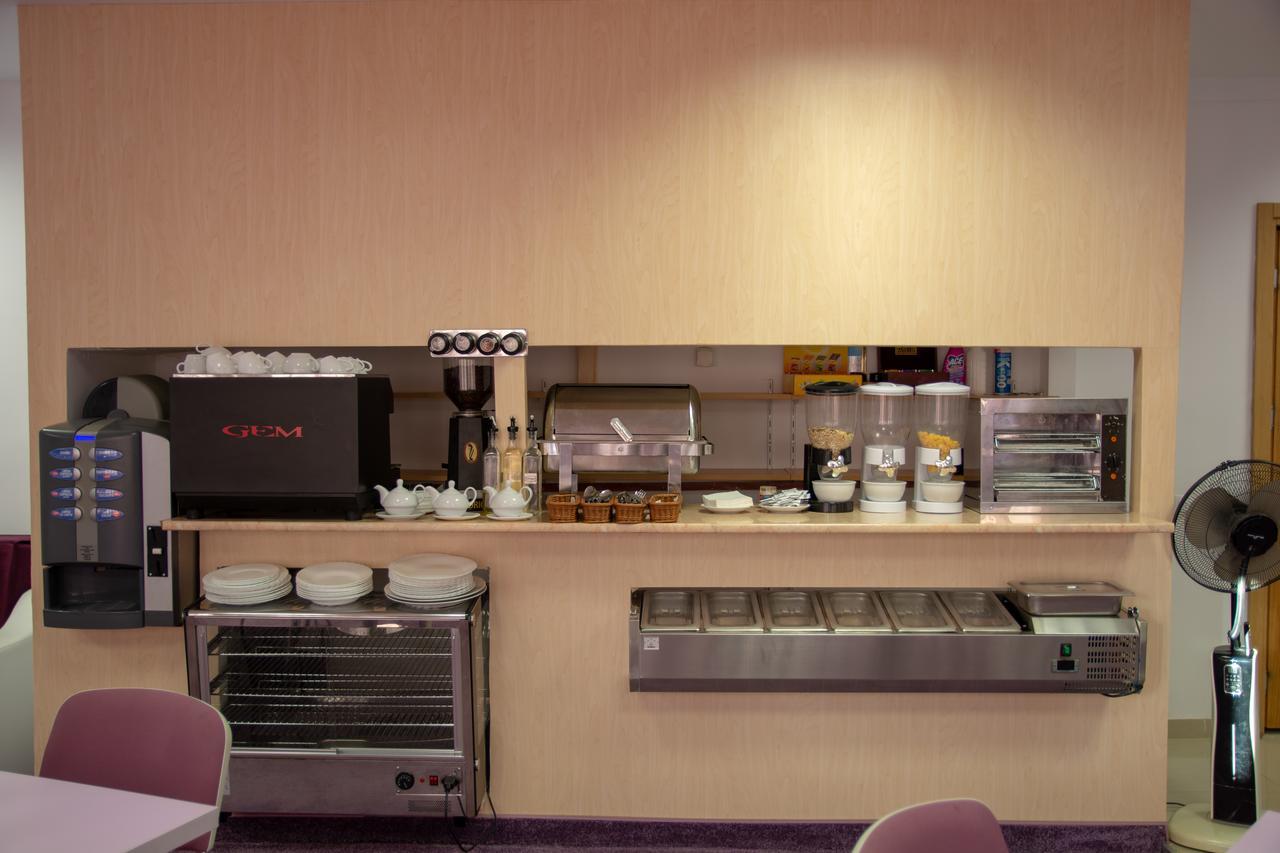 Hotel Iris Boutique à Otopeni Extérieur photo