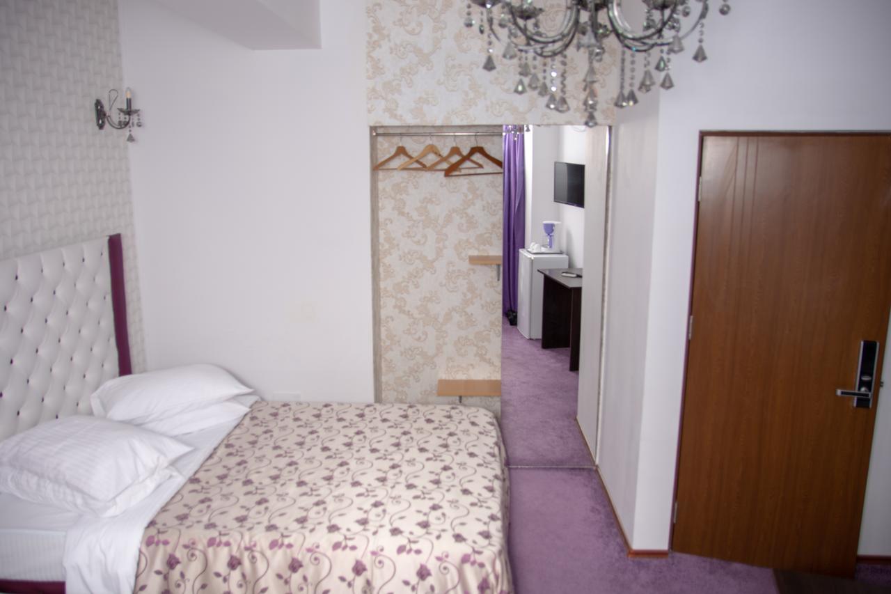 Hotel Iris Boutique à Otopeni Extérieur photo
