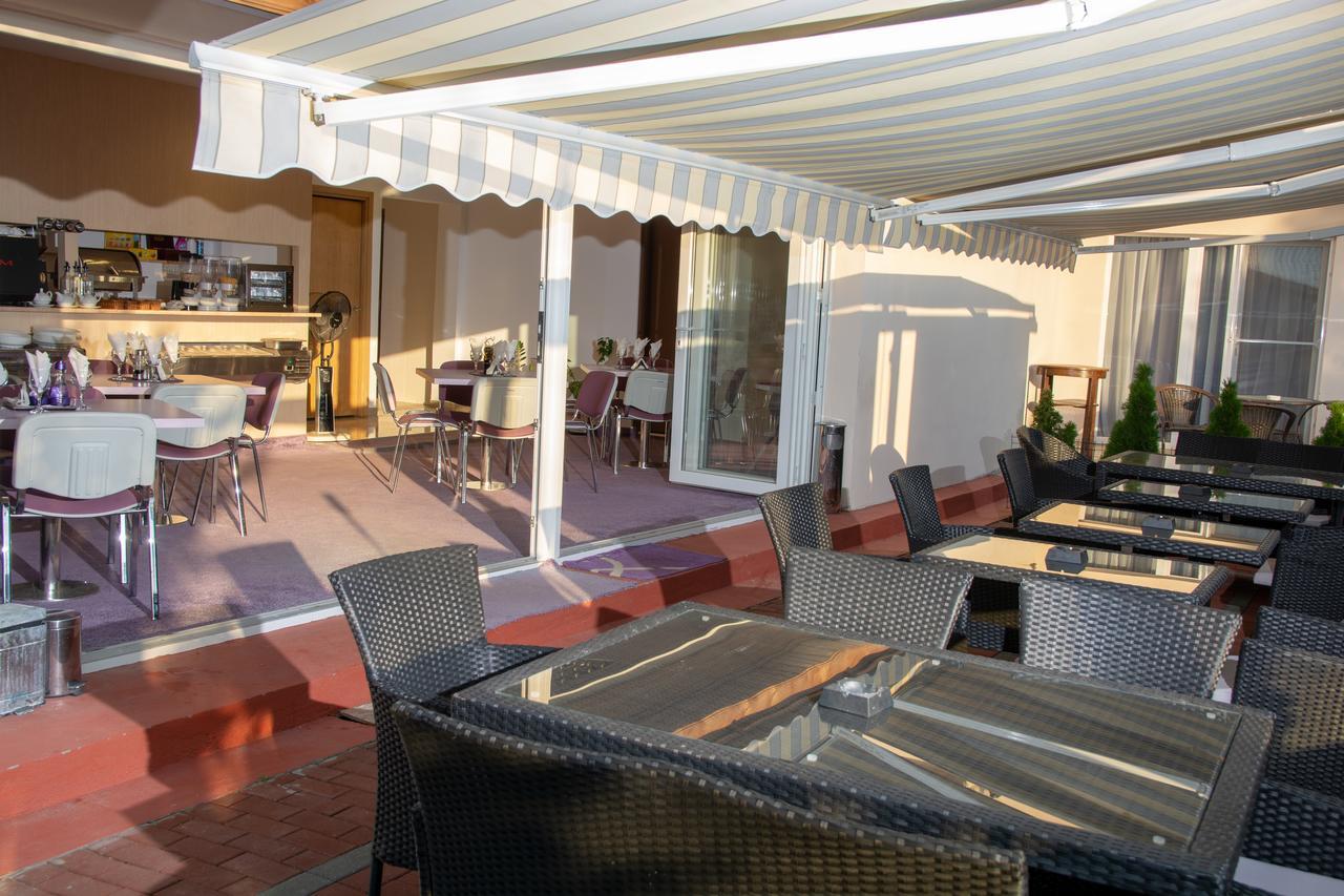 Hotel Iris Boutique à Otopeni Extérieur photo
