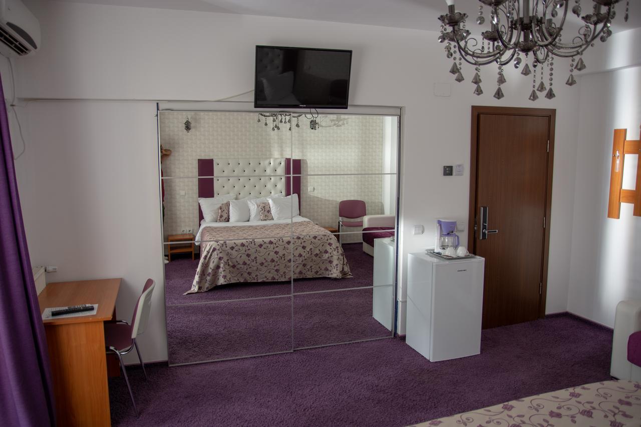Hotel Iris Boutique à Otopeni Extérieur photo
