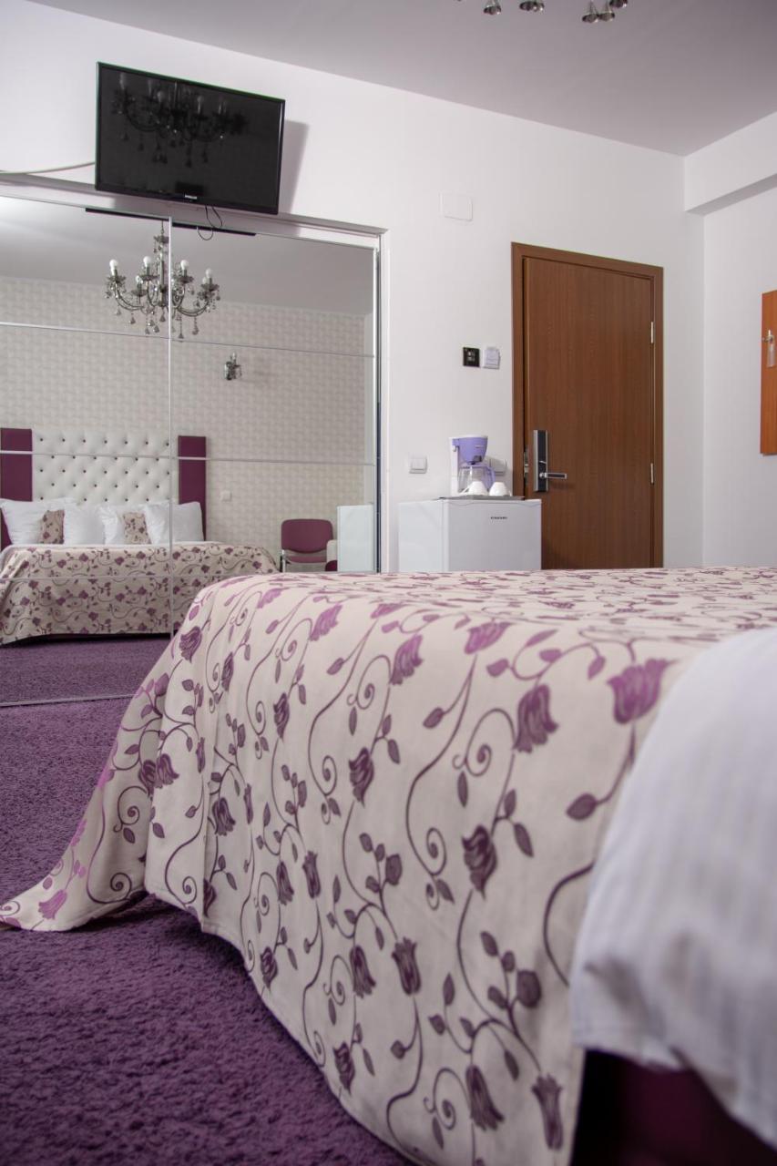 Hotel Iris Boutique à Otopeni Extérieur photo